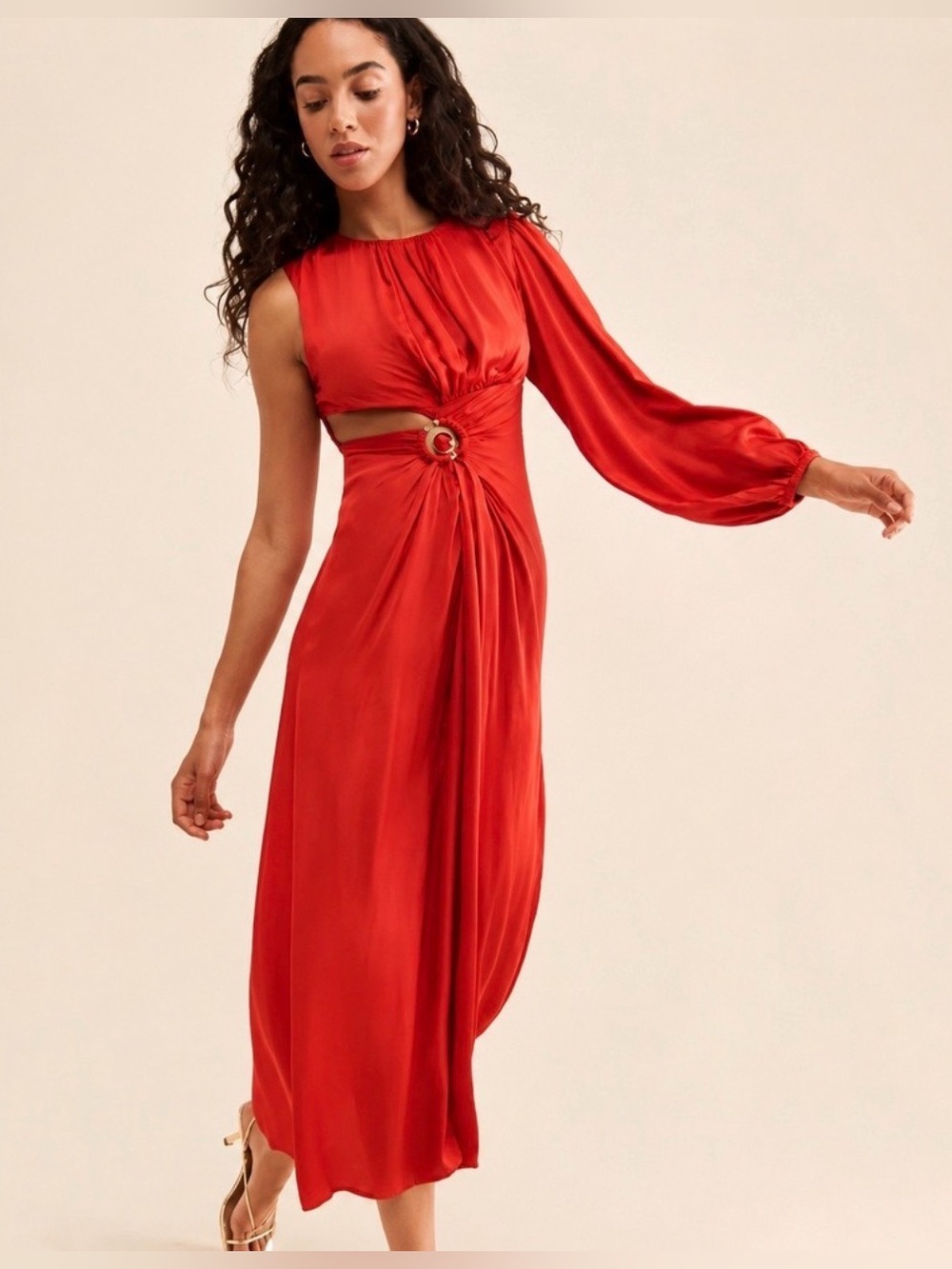 Farm Rio Red One Shoulder Cutout
Maxi Dress Balloon Sleeve Gold
Ring Detail S